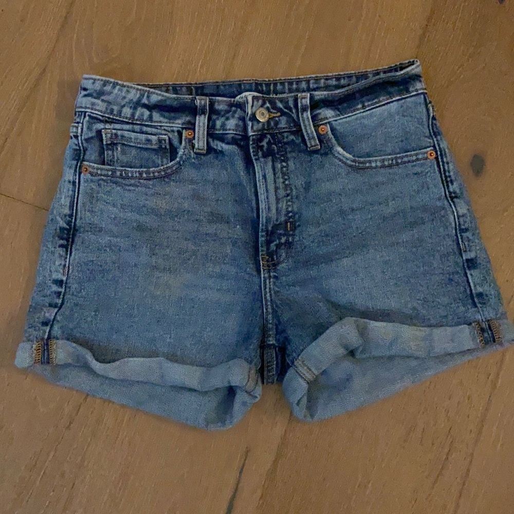 SIZE 6 OLD NAVY HIGH RISE JEAN SHORTS